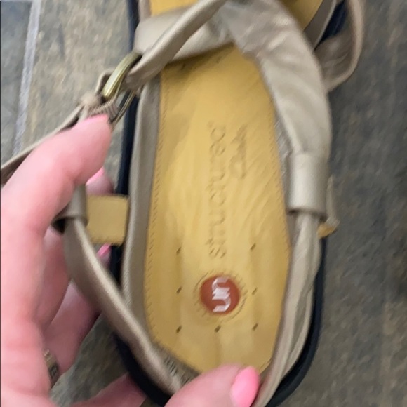 Clark’s unstructured leather braided sandals. 10W. - Picture 7 of 8